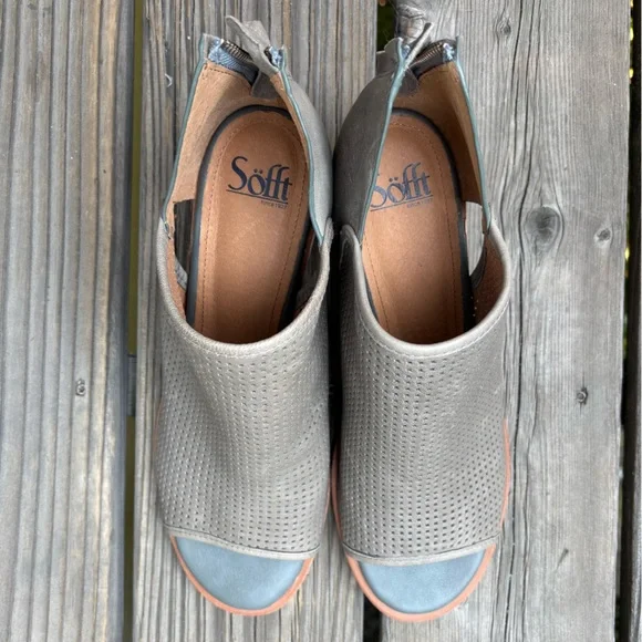 Sofft Gray Leather Perforated Booties NWOT - Picture 2 of 4